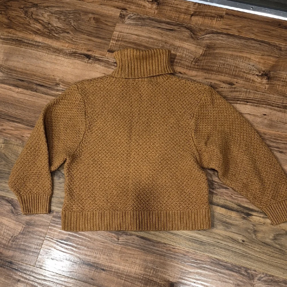 💙Denver Hayes Chunky Turtleneck Sweater — Camel - Picture 2 of 3